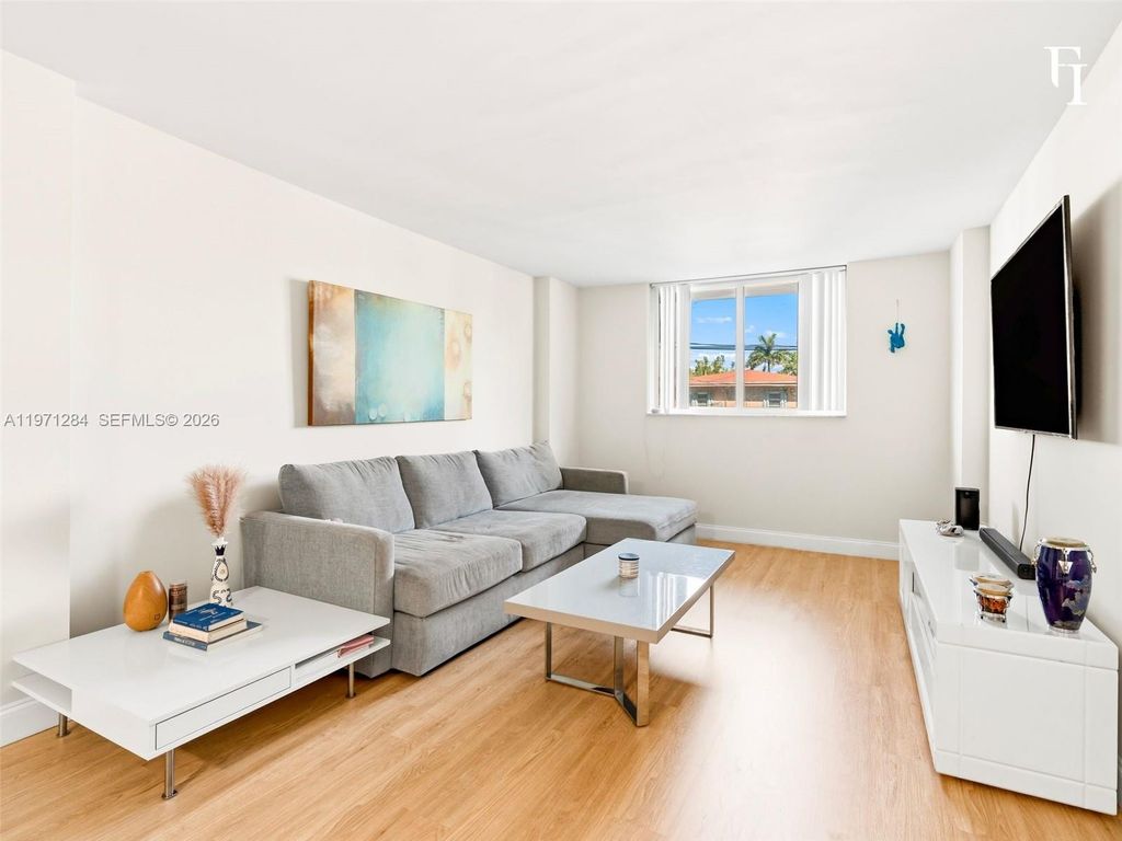 1251 NE 108th St 108, Miami, FL 33161