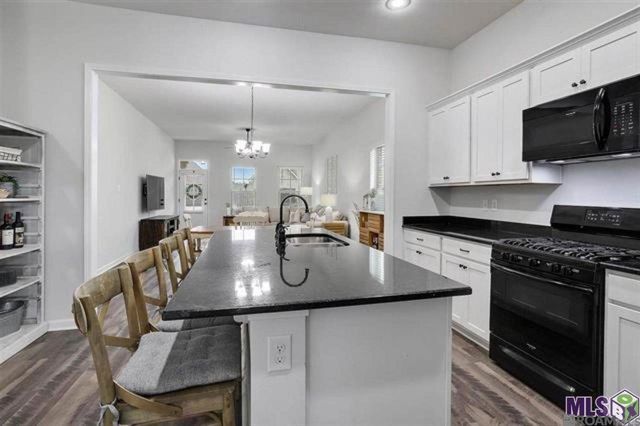 1030 Gentle Wind Dr, Baton Rouge, LA 70820