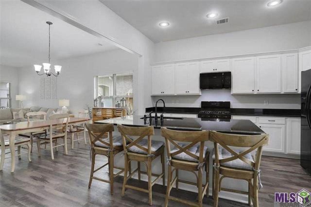 1030 Gentle Wind Dr, Baton Rouge, LA 70820