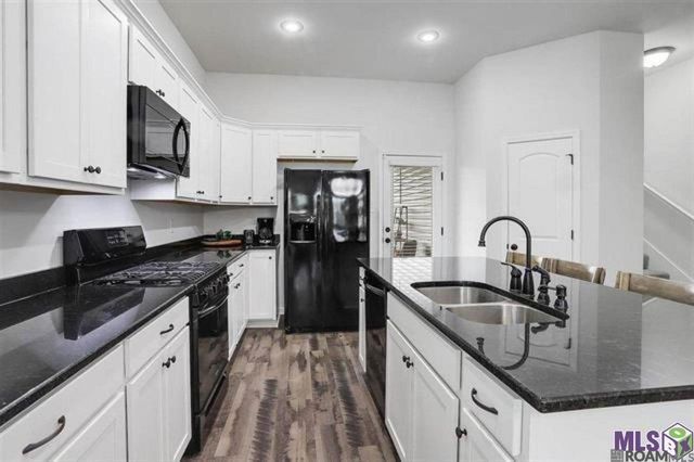 1030 Gentle Wind Dr, Baton Rouge, LA 70820