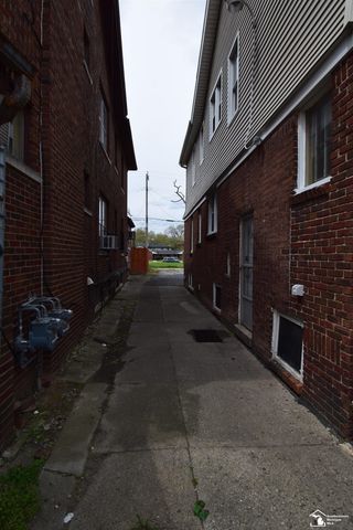 12033 Santa Rosa Street, Detroit, MI 48204