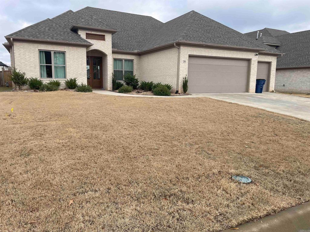75 Lucia Lane, Maumelle, AR 72113