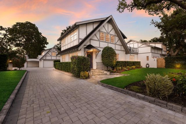 1829 BOUGAINVILLEA STREET, Sarasota, FL 34239