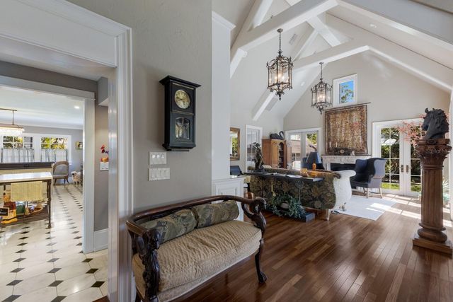 1829 BOUGAINVILLEA STREET, Sarasota, FL 34239