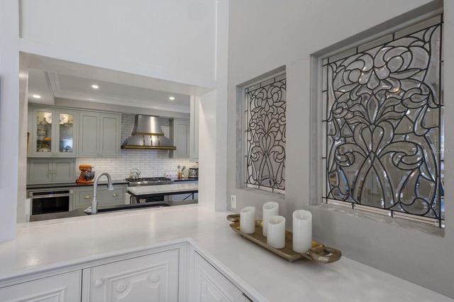 1829 BOUGAINVILLEA STREET, Sarasota, FL 34239