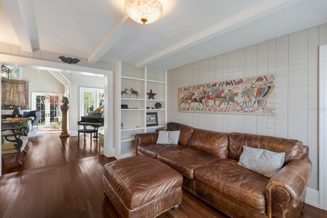1829 BOUGAINVILLEA STREET, Sarasota, FL 34239