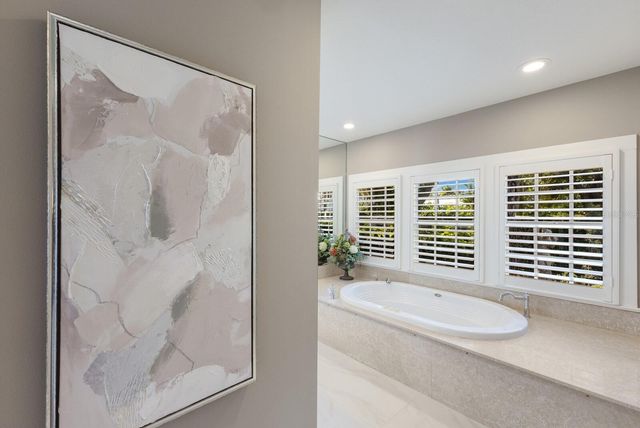 1829 BOUGAINVILLEA STREET, Sarasota, FL 34239