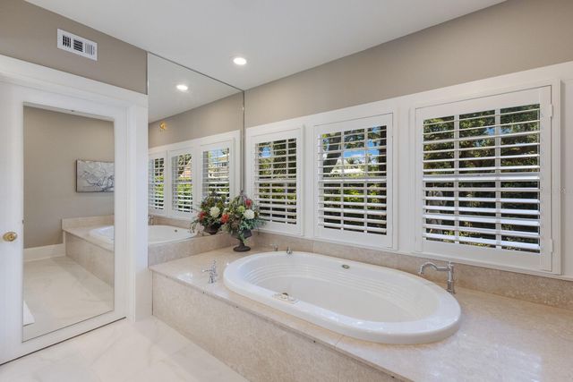 1829 BOUGAINVILLEA STREET, Sarasota, FL 34239