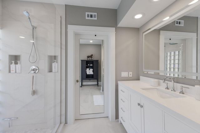 1829 BOUGAINVILLEA STREET, Sarasota, FL 34239