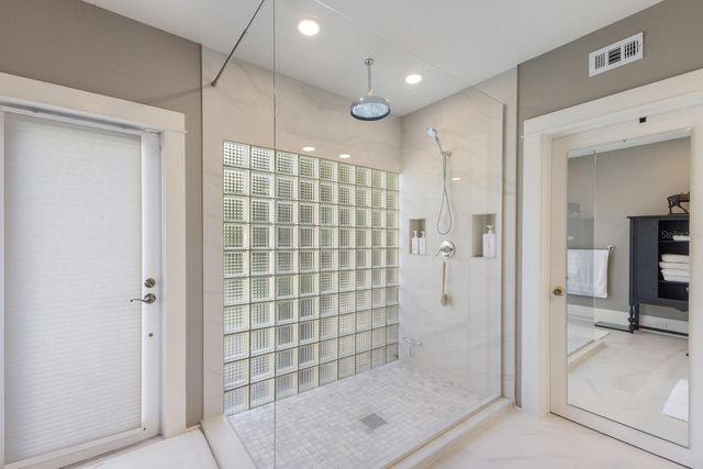 1829 BOUGAINVILLEA STREET, Sarasota, FL 34239