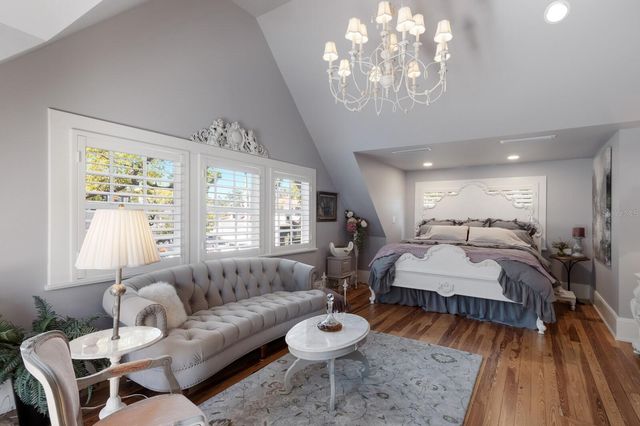 1829 BOUGAINVILLEA STREET, Sarasota, FL 34239