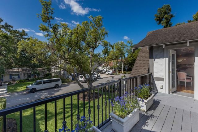 1829 BOUGAINVILLEA STREET, Sarasota, FL 34239