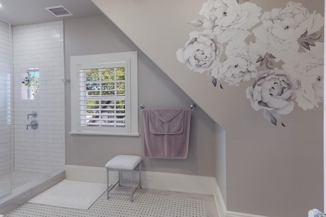 1829 BOUGAINVILLEA STREET, Sarasota, FL 34239