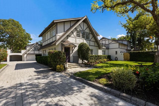 1829 BOUGAINVILLEA STREET, Sarasota, FL 34239