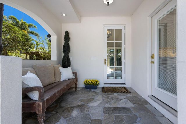 1829 BOUGAINVILLEA STREET, Sarasota, FL 34239