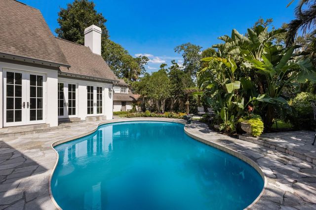 1829 BOUGAINVILLEA STREET, Sarasota, FL 34239