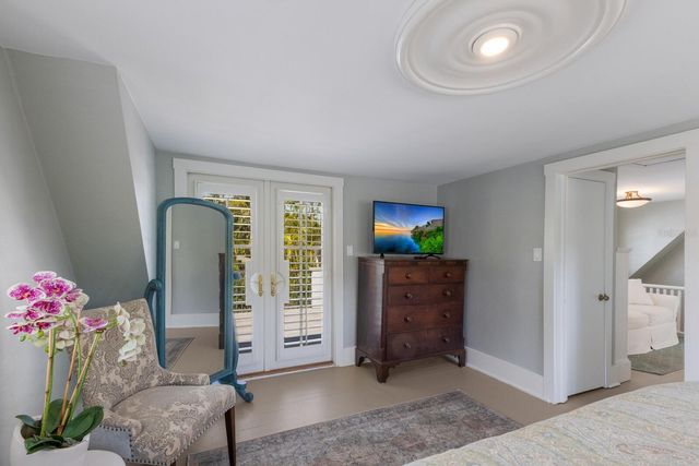 1829 BOUGAINVILLEA STREET, Sarasota, FL 34239