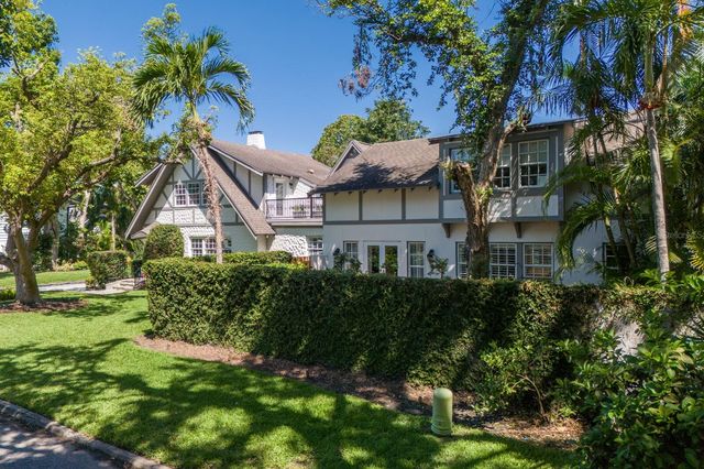 1829 BOUGAINVILLEA STREET, Sarasota, FL 34239