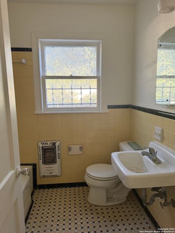 401 W Lynwood, San Antonio, TX 78212