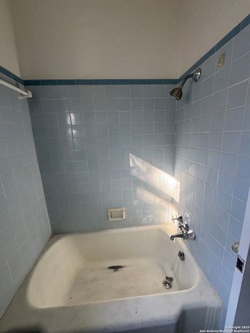 401 W Lynwood, San Antonio, TX 78212