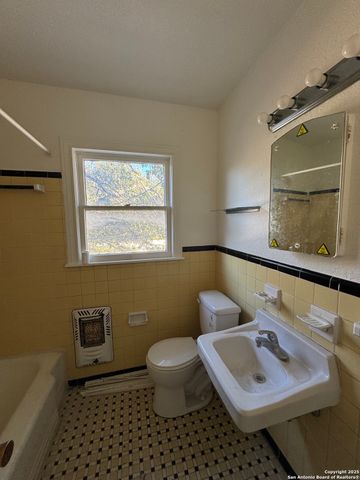 401 W Lynwood, San Antonio, TX 78212