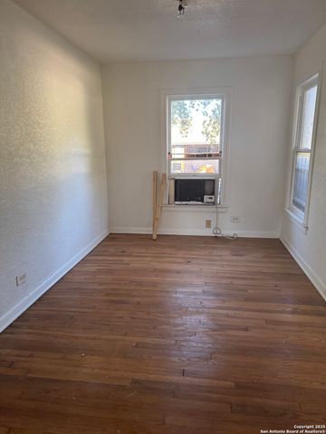 401 W Lynwood, San Antonio, TX 78212