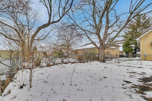 1601 Sherman Place, Des Plaines, IL 60016