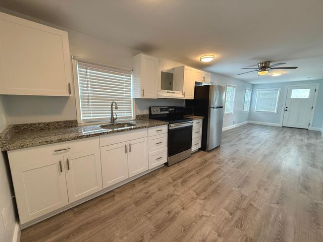 27 NW 11th Avenue, Delray Beach, FL 33444