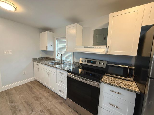 27 NW 11th Avenue, Delray Beach, FL 33444