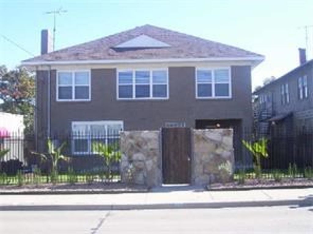 1122 N Zang Boulevard 201, Dallas, TX 75203