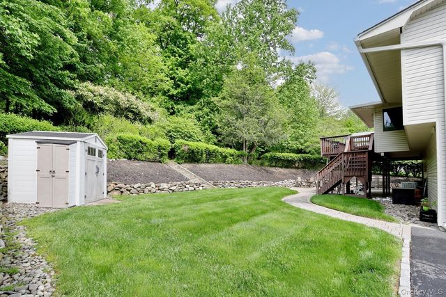 8 Medford Place, Nanuet, NY 10954