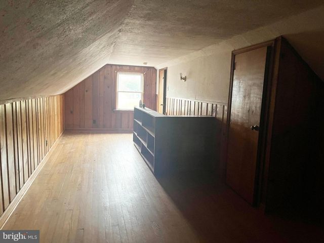 53 SEWARD LN, Aston, PA 19014