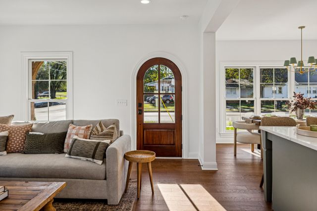 304 Bridge Ave, Murfreesboro, TN 37129