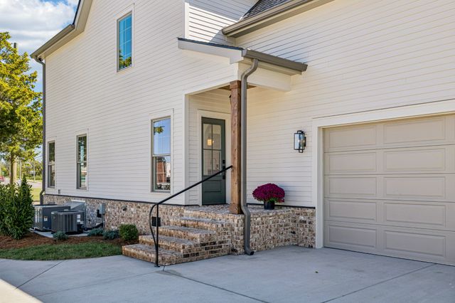 304 Bridge Ave, Murfreesboro, TN 37129