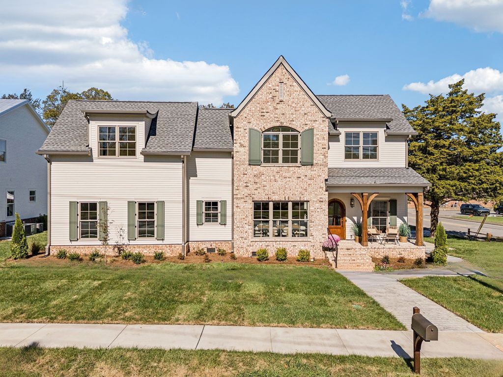 304 Bridge Ave, Murfreesboro, TN 37129