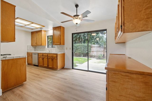 2215 E Myrtle Court, Visalia, CA 93292