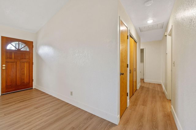 2215 E Myrtle Court, Visalia, CA 93292