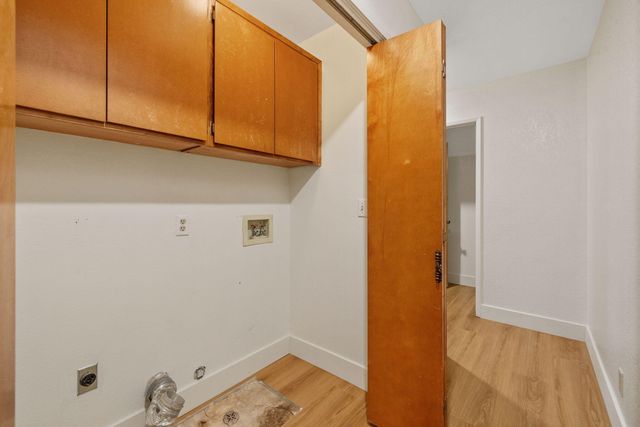 2215 E Myrtle Court, Visalia, CA 93292