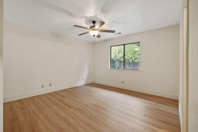 2215 E Myrtle Court, Visalia, CA 93292