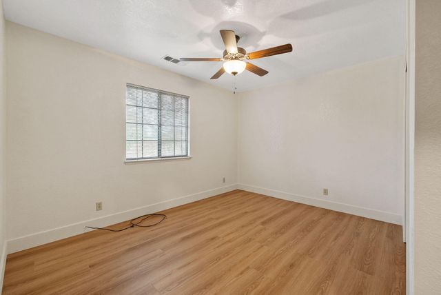 2215 E Myrtle Court, Visalia, CA 93292