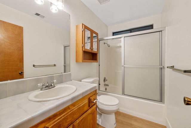 2215 E Myrtle Court, Visalia, CA 93292