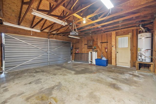 2215 E Myrtle Court, Visalia, CA 93292