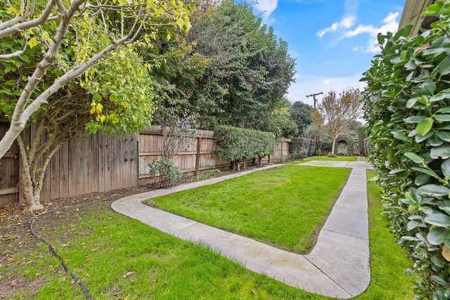 2215 E Myrtle Court, Visalia, CA 93292