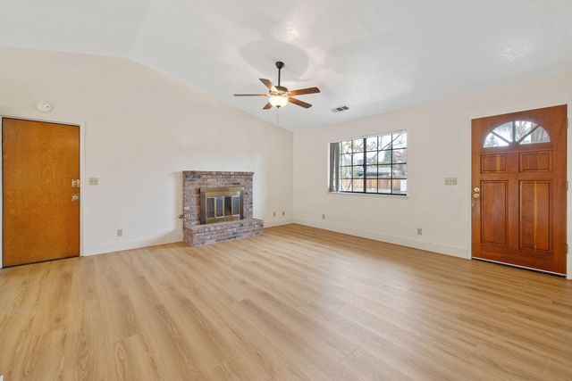 2215 E Myrtle Court, Visalia, CA 93292