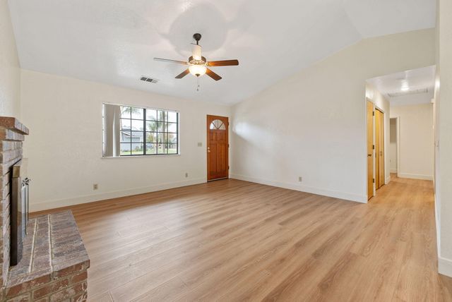 2215 E Myrtle Court, Visalia, CA 93292