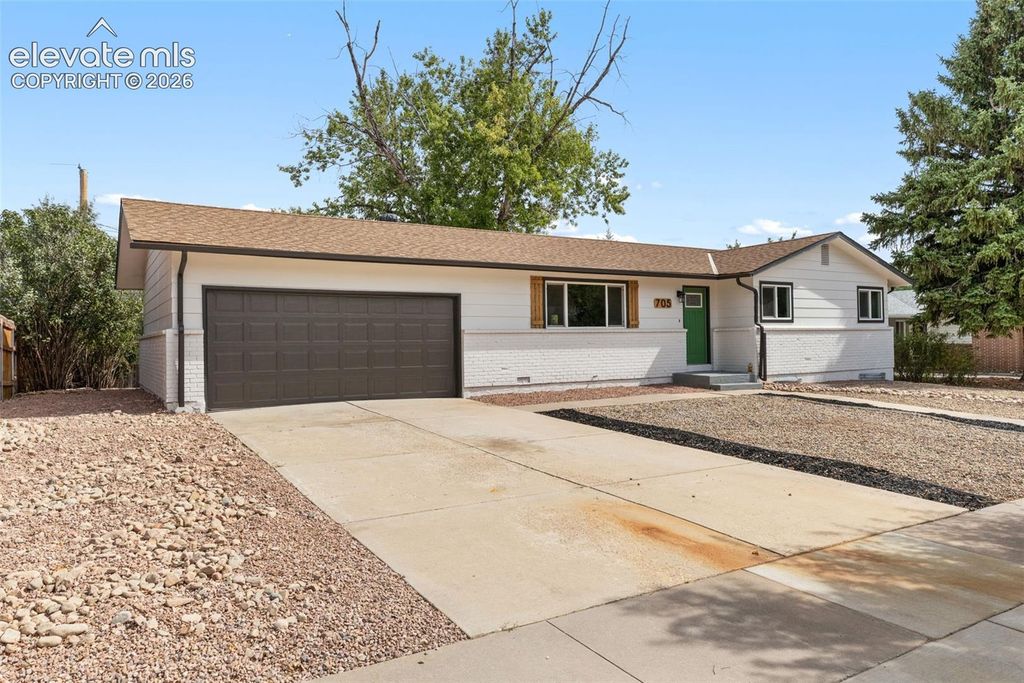 705 Pioneer Lane, Colorado Springs, CO 80904 — photo 3
