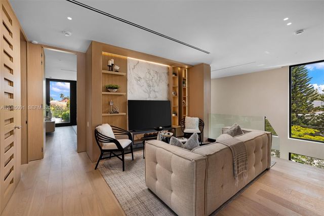 4940 Cherokee Avenue, Miami Beach, FL 33140