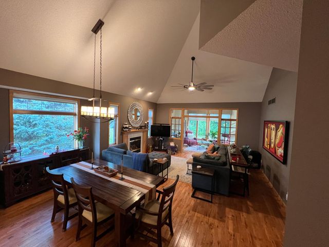 13904 Shoreside Court, Savage, MN 55378