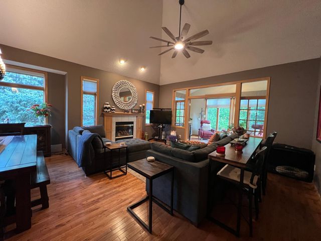 13904 Shoreside Court, Savage, MN 55378