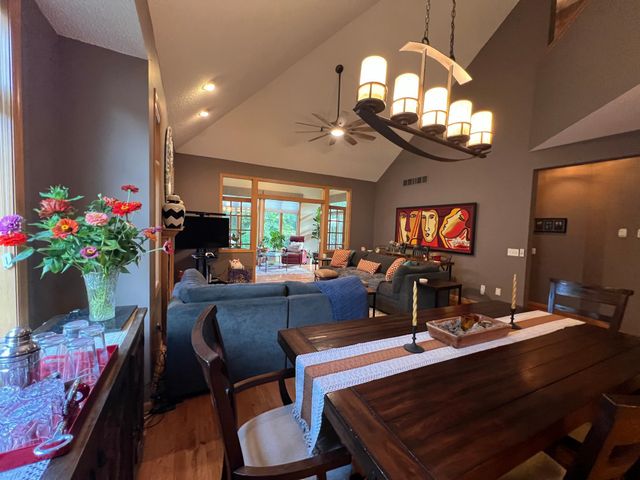 13904 Shoreside Court, Savage, MN 55378